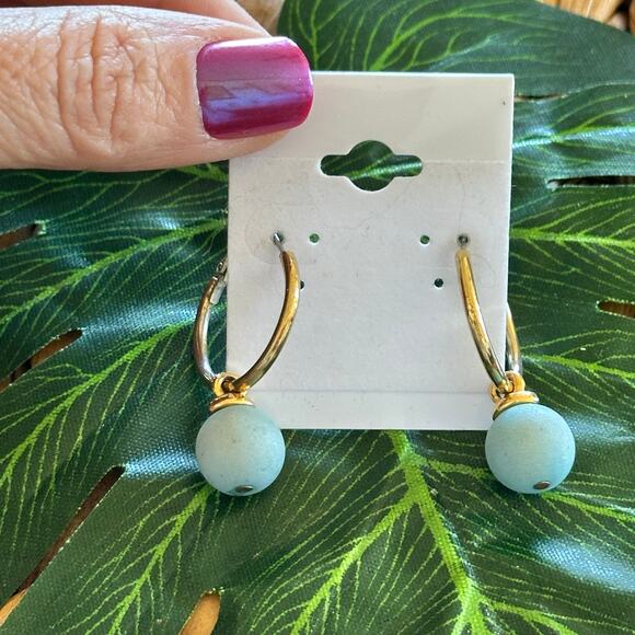 BOGO FRRE BLUE BEAD HOOP EARRINGS - Picture 4 of 4